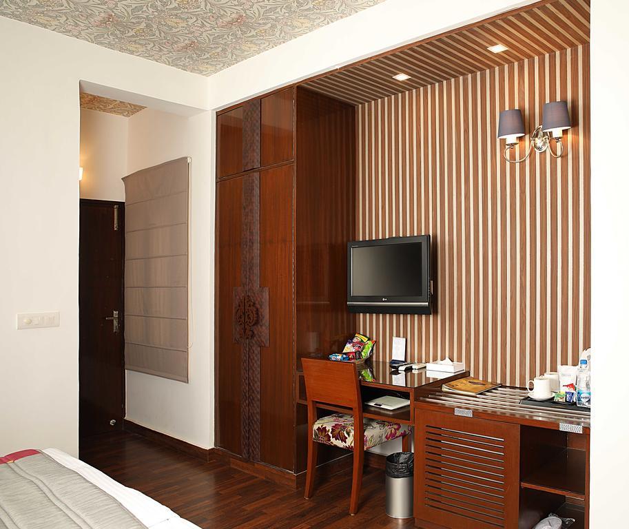 Ahuja Residency Golf Links Hotel New Delhi Eksteriør billede