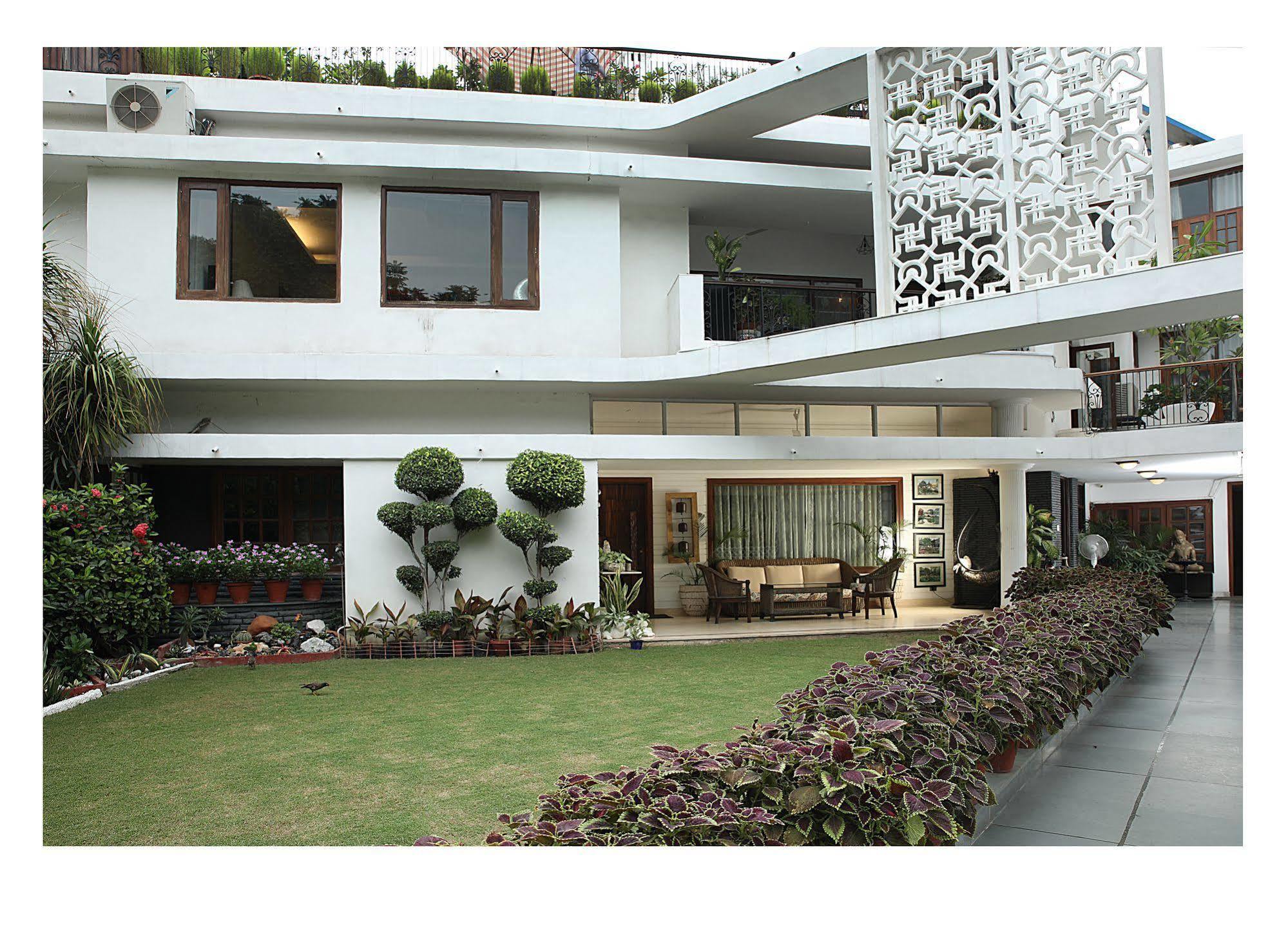 Ahuja Residency Golf Links Hotel New Delhi Eksteriør billede